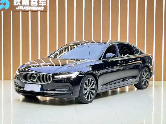 Volvo S90 2024 Model B5 Smart Range Deluxe Edition – фото 1
