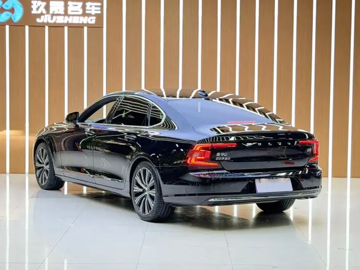 Volvo S90 2024 Model B5 Smart Range Deluxe Edition – фото 4