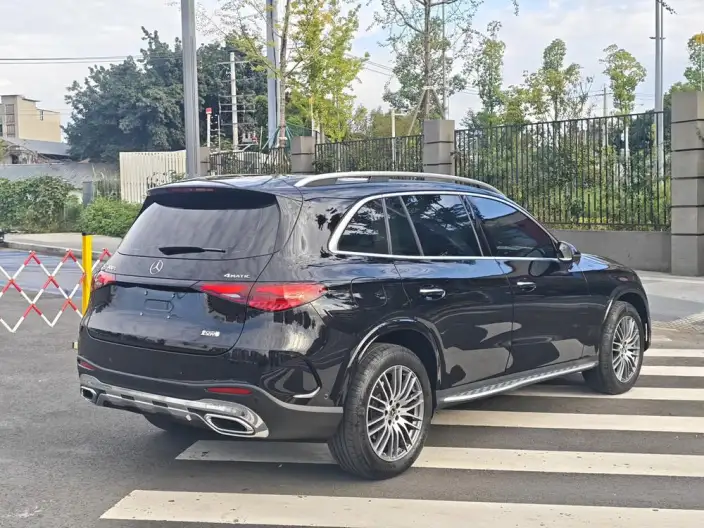 Mercedes-Benz GLC 2024 Model GLC 260 L 4MATIC Dynamic Model 5 seat – фото 7