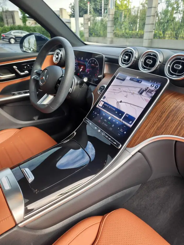Mercedes-Benz GLC 2024 Model GLC 260 L 4MATIC Dynamic Model 5 seat – фото 9