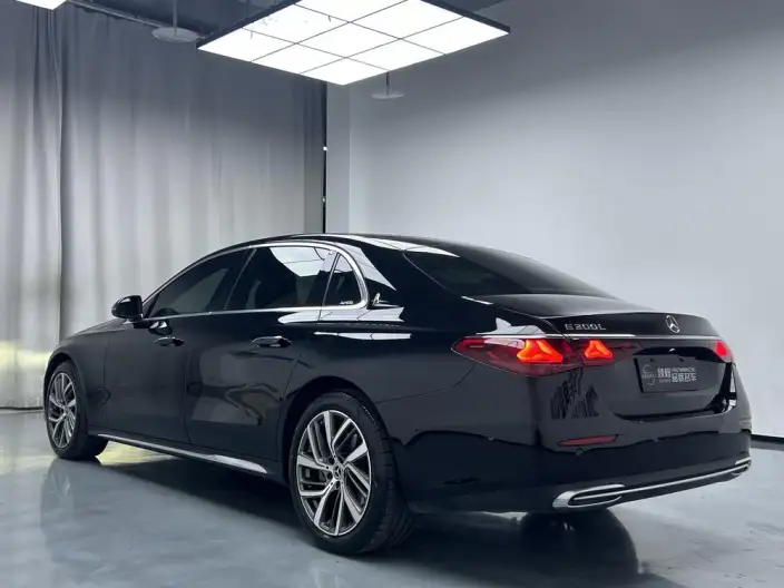 Mercedes-Benz E-Class 2024 Model E 300 L Fashion Model sedan – фото 4
