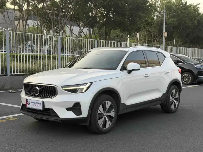 Volvo XC40 2023 Model B3 Zhixing Fashion Edition – фото 1