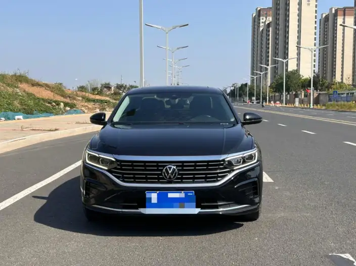 Volkswagen Passat 2022 Model 330TSI Deluxe Edition – фото 2