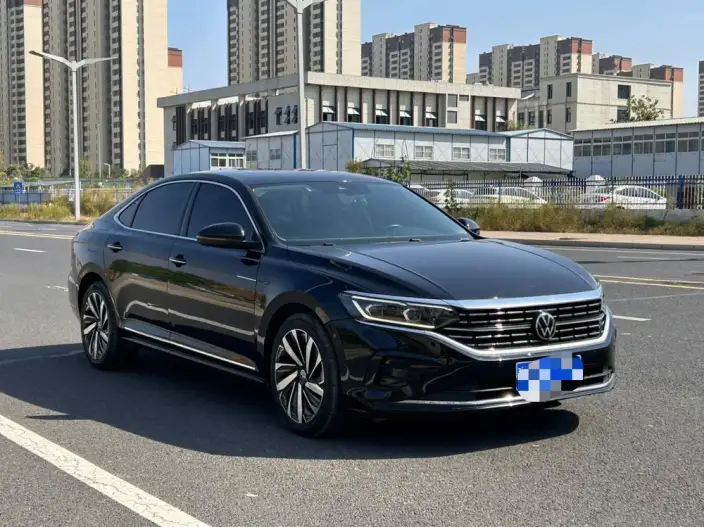Volkswagen Passat 2022 Model 330TSI Deluxe Edition – фото 3