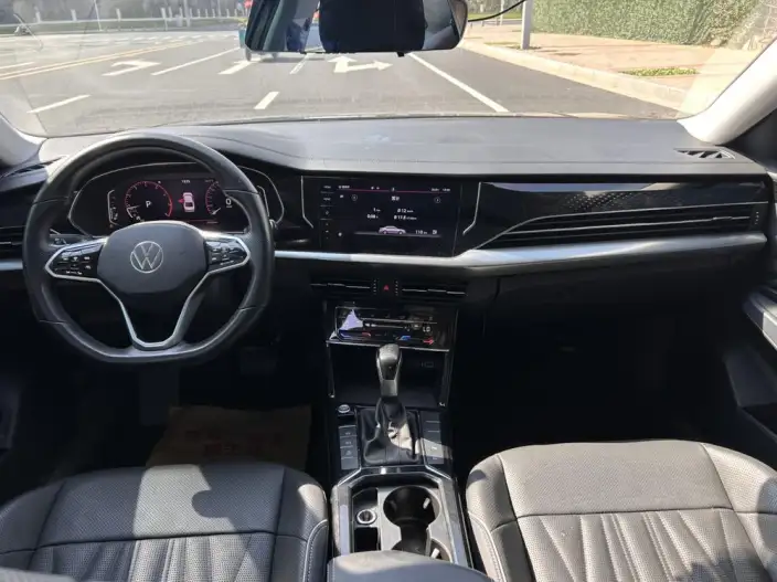 Volkswagen Passat 2022 Model 330TSI Deluxe Edition – фото 9