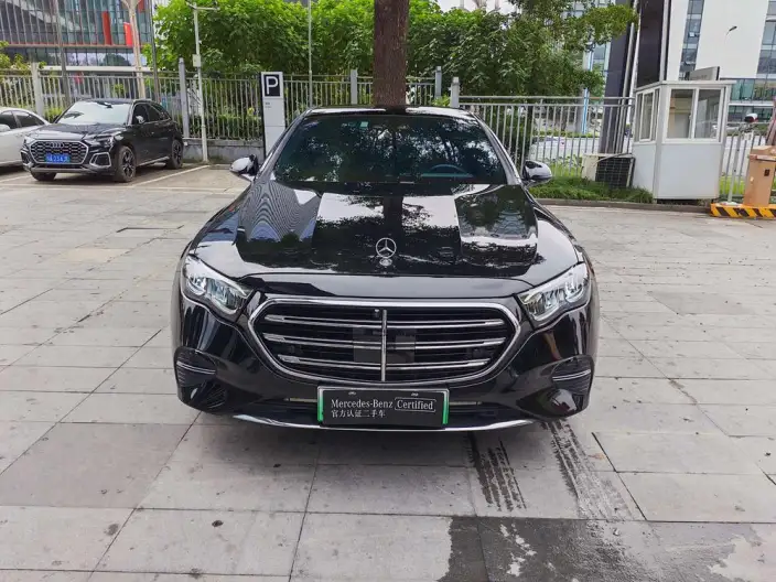 Mercedes-Benz E-Class PHEV 2024 Model E 350 e L sedan – фото 2