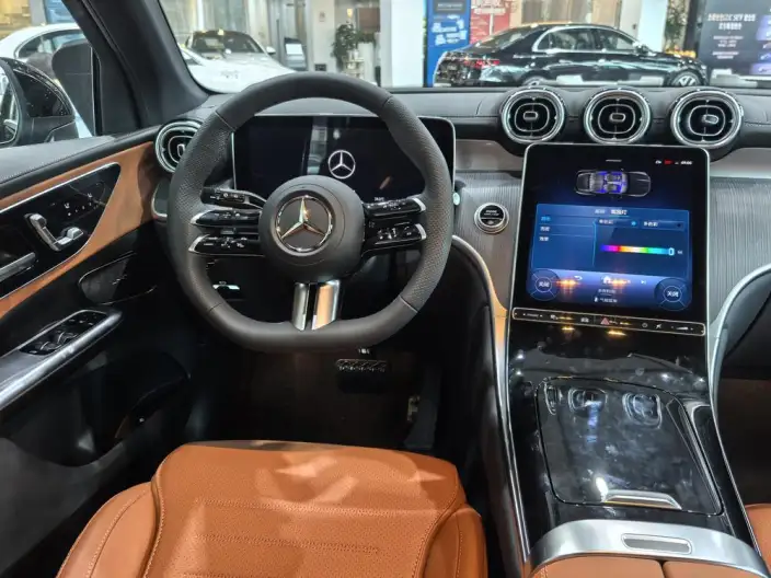 Mercedes-Benz GLC 2026 Model GLC 300 L 4MATIC Dynamic Model 5 seat – фото 8