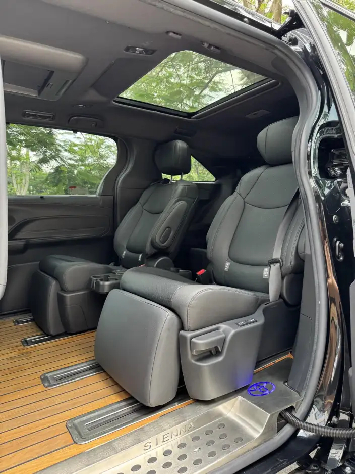 Toyota Sienna 2021 Model 2.5L Hybrid Platinum edition – фото 4