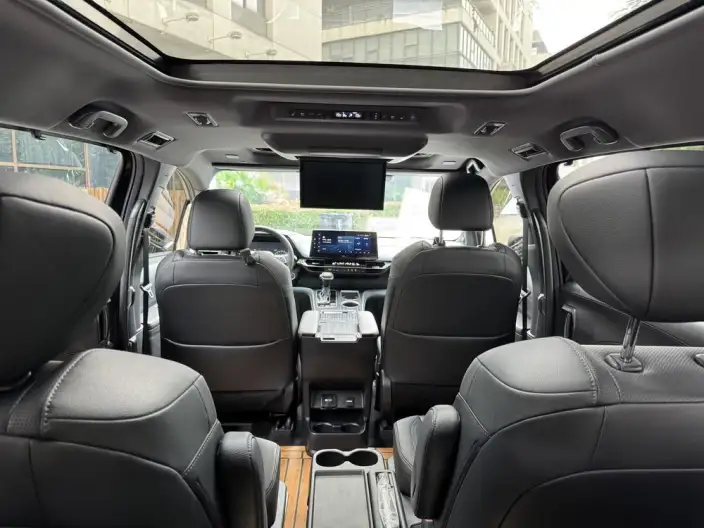 Toyota Sienna 2021 Model 2.5L Hybrid Platinum edition – фото 8