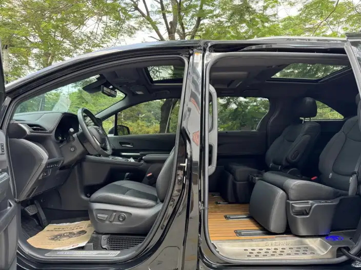 Toyota Sienna 2021 Model 2.5L Hybrid Platinum edition – фото 9