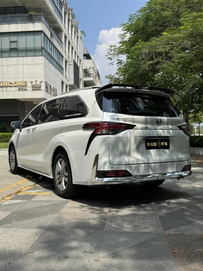 Toyota Sienna 2023 Model Hybrid 2.5L Comfort Edition – фото 3