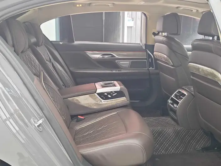 BMW 7 Series 2021 Model 740Li Leading Model Luxury Set – фото 10