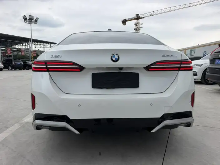 BMW 5 Series 2024 Model 525Li M Sports Set – фото 4