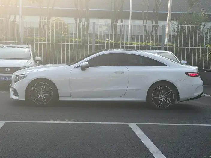 Mercedes-Benz E-Class Imported 2020 Model E 300 Coupe – фото 4