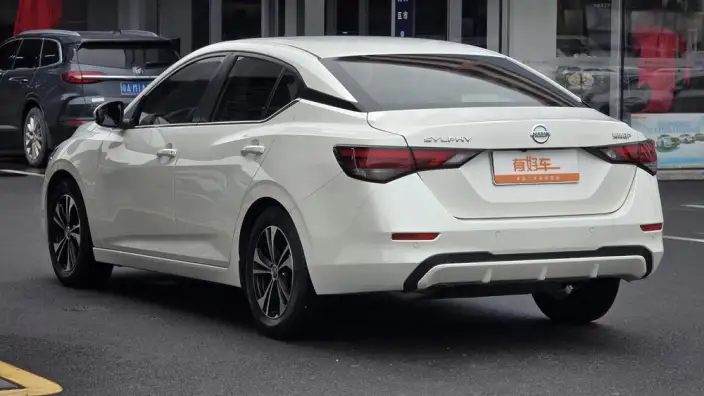 Nissan Sylphy 2021 Model 1.6L XL CVT Yuexiang Edition – фото 4