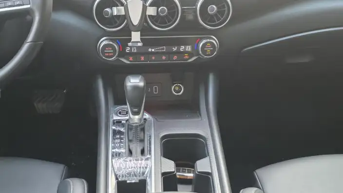 Nissan Sylphy 2021 Model 1.6L XL CVT Yuexiang Edition – фото 8