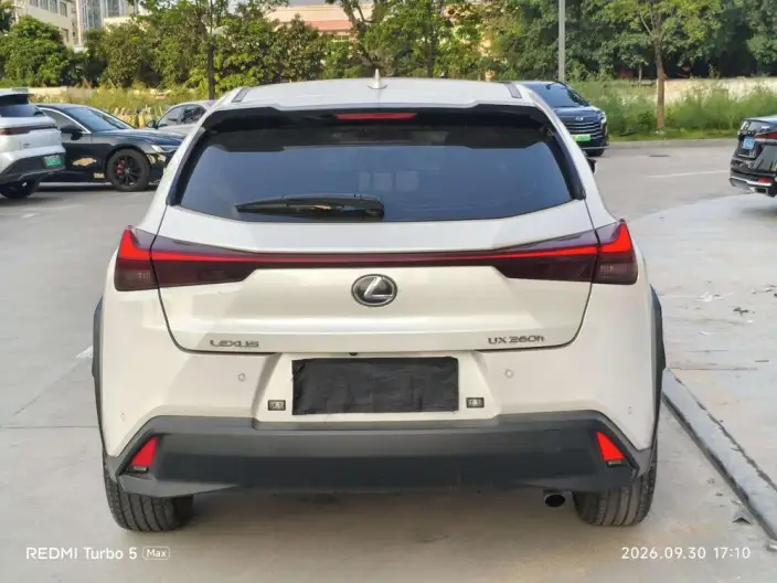 Lexus UX 2022 Model 260h Tan · Fun Edition – фото 4
