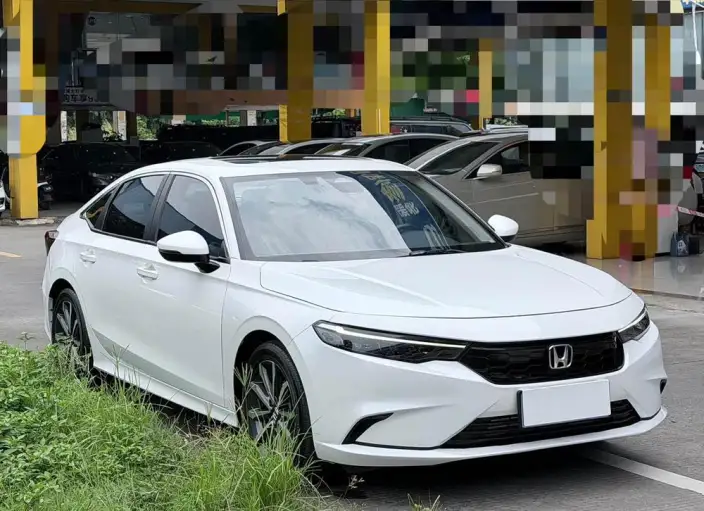 Model Ge 2022 Model 240TURBO CVT Deluxe Edition – фото 3
