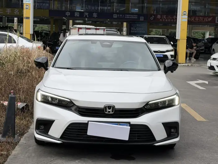 Honda Civic 2022 Model 240TURBO CVT Combustion Edition – фото 2