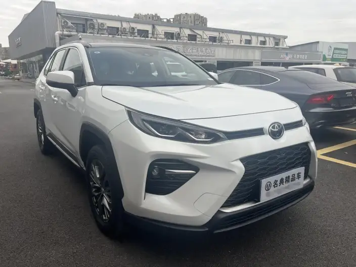 Toyota Wildlander 2023 Model 2.0L 4WD Luxury PLUS Edition – фото 3