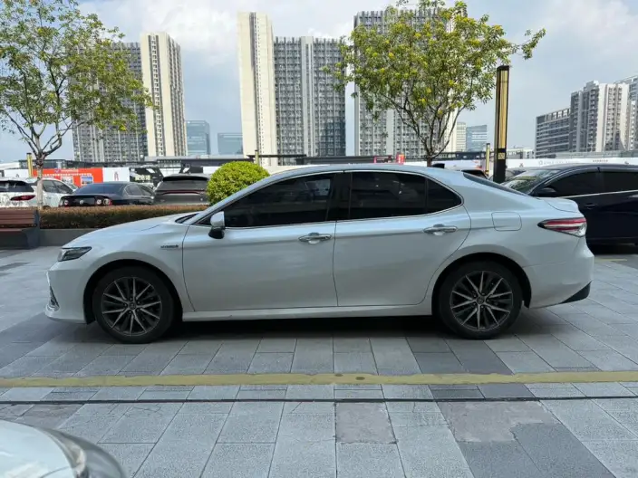 Toyota Camry 2021 Model Hybrid 2.5HG Deluxe Edition – фото 3