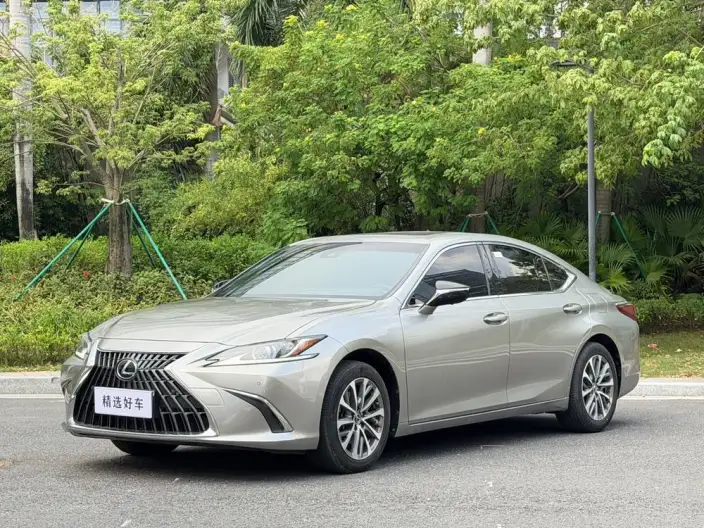Lexus ES 2022 Model 200 Superior Edition – фото 1