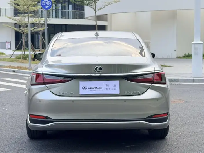 Lexus ES 2022 Model 200 Superior Edition – фото 5