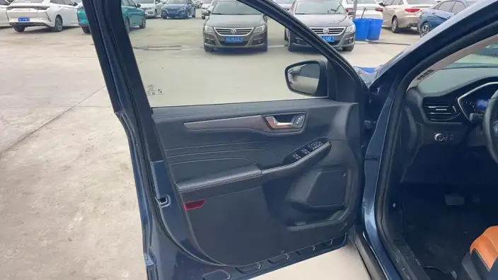 Ford Escape 2020 Model EcoBoost 245 2WD Shine Xiang Model – фото 8