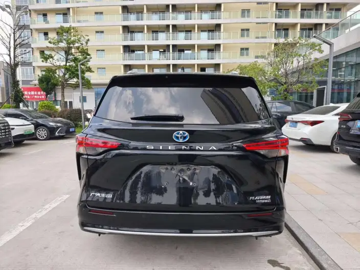 Toyota Sienna 2021 Model 2.5L Hybrid Platinum edition – фото 4