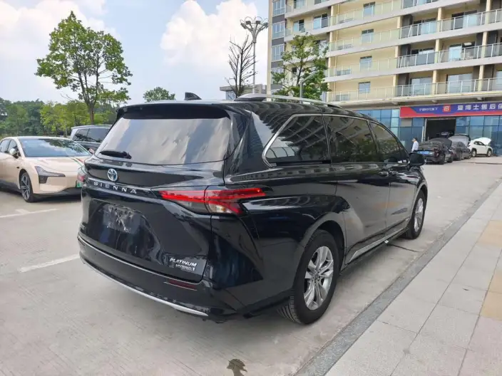 Toyota Sienna 2021 Model 2.5L Hybrid Platinum edition – фото 5