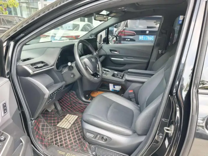 Toyota Sienna 2021 Model 2.5L Hybrid Platinum edition – фото 8