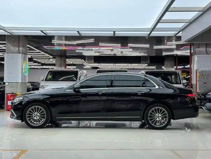 Mercedes-Benz E-Class 2022 Model Facelift II E 260 L sedan – фото 3