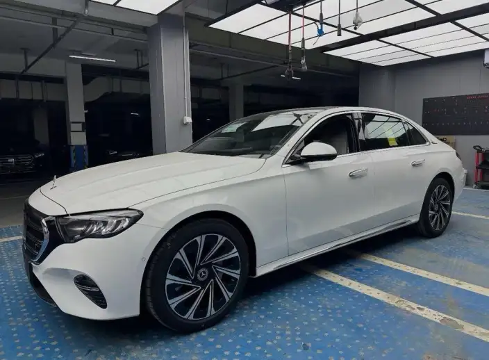 Mercedes-Benz E-Class 2024 Model E 300 L Luxury Model sedan – фото 1