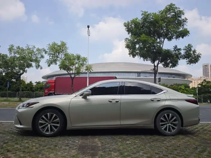 Lexus ES 2020 Model 300h Superior Edition China VI – фото 4