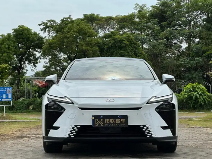 Lexus ES 2026 Model 300h – фото 2