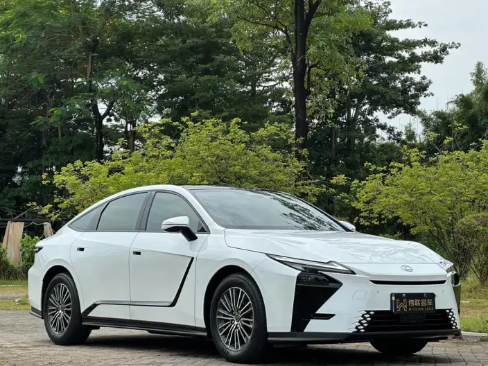 Lexus ES 2026 Model 300h – фото 3