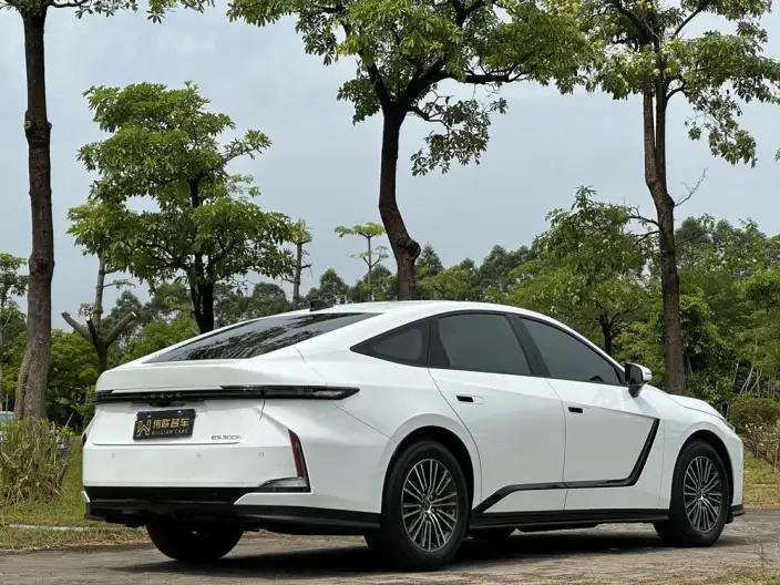 Lexus ES 2026 Model 300h – фото 6