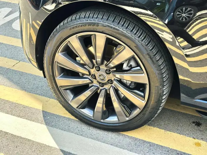Range Rover 2026 Model 3.0 L6 400PS SE Long axis Edition – фото 5