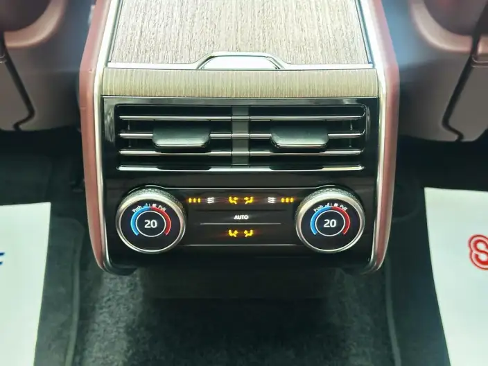 Range Rover 2026 Model 3.0 L6 400PS SE Long axis Edition – фото 7