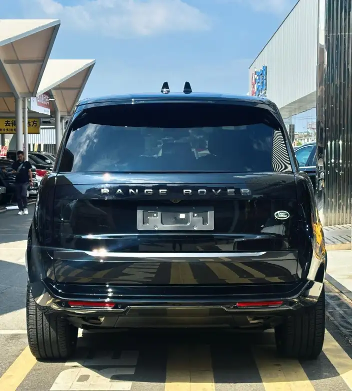 Range Rover 2026 Model 3.0 L6 400PS SE Long axis Edition – фото 8