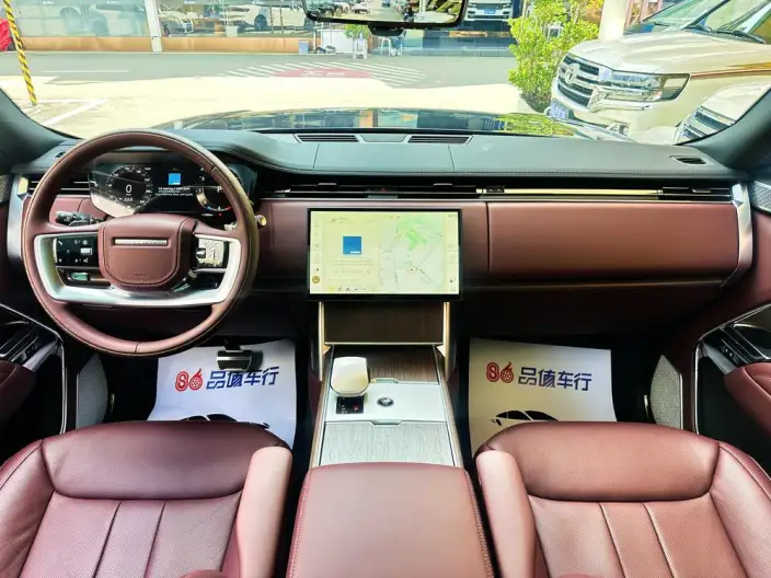 Range Rover 2026 Model 3.0 L6 400PS SE Long axis Edition – фото 9