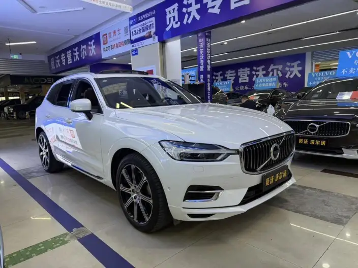 Volvo XC60 PHEV 2021 Model T8 E Drive Hybrid Smart Elegance Deluxe Edition