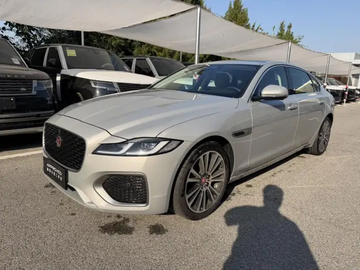 Jaguar XFL 2025 Model 2.0T P250 2WD Exclusive Deluxe Edition