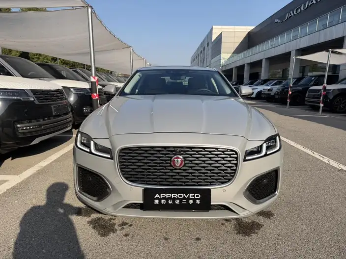 Jaguar XFL 2025 Model 2.0T P250 2WD Exclusive Deluxe Edition
