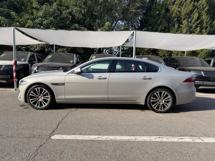 Jaguar XFL 2025 Model 2.0T P250 2WD Exclusive Deluxe Edition