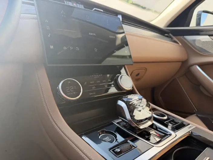 Jaguar XFL 2025 Model 2.0T P250 2WD Exclusive Deluxe Edition – фото 8