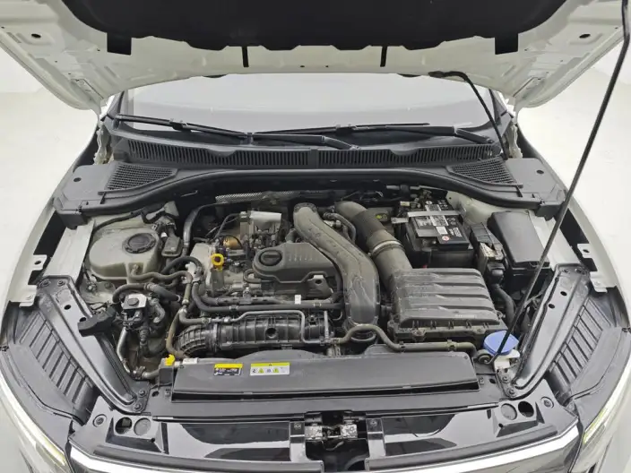 Volkswagen Sagitar 2023 Model 300TSI DSG Beyond Edition – фото 10