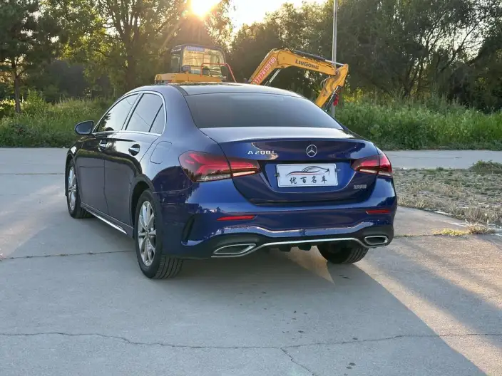 Mercedes-Benz A-class 2021 Model A 200 L Sports sedan Fashion Edition – фото 5