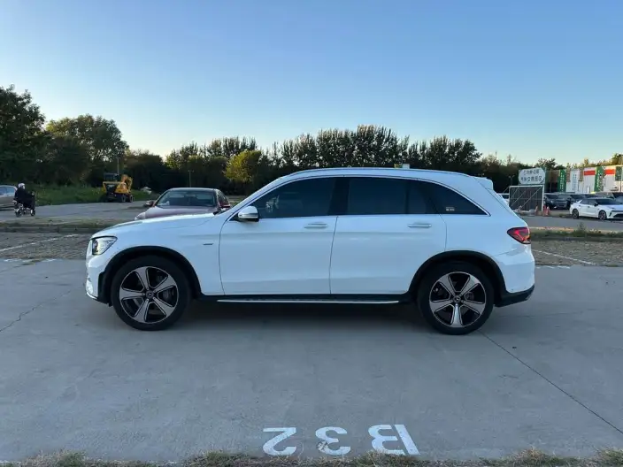 Mercedes-Benz GLC 2022 Model Facelift GLC 300 L 4MATIC Dynamic Model Collector Edition – фото 4