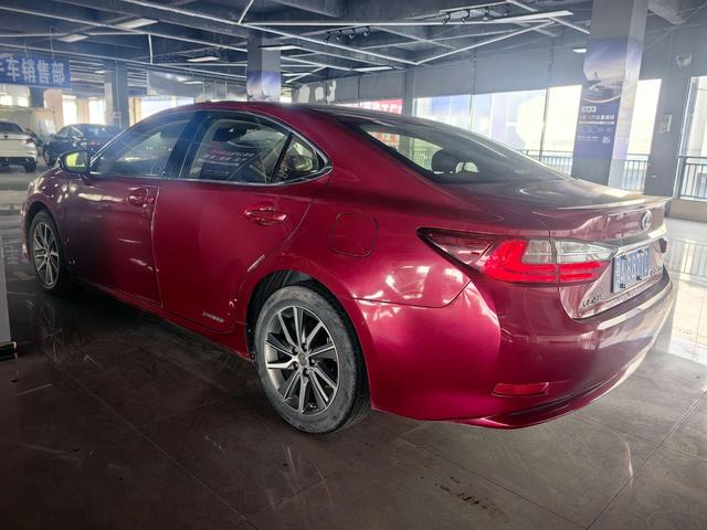 Lexus ES 2015 300h Comfort – фото 3